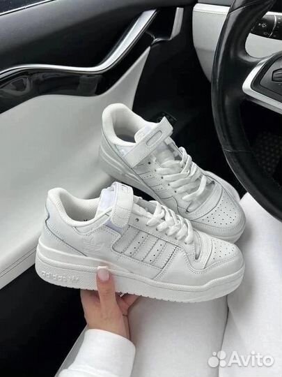 Adidas, Nike, NB