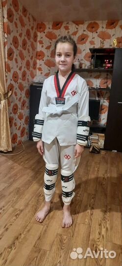 Продам кимоно для тхеквандо