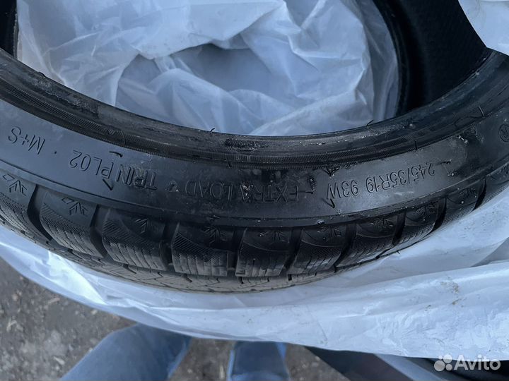 Triangle Snowlink TWT02 245/35 R19