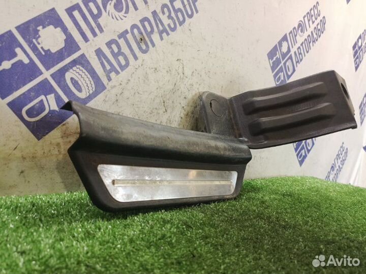 Накладка порога задняя левая Hyundai Terracan