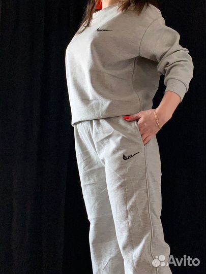 Костюм женский спортивный