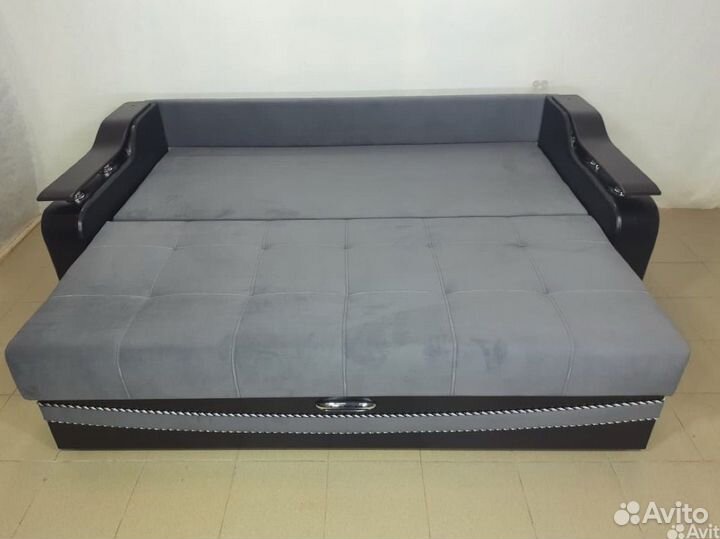 Диван на металлокаркасе