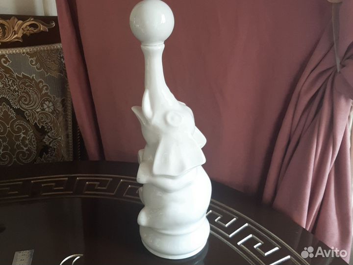 Фарфоровая статуэтка слон с мячом СССР