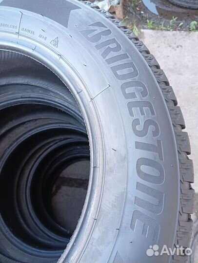 Bridgestone Ice Cruiser 7000S 225/65 R17 102T