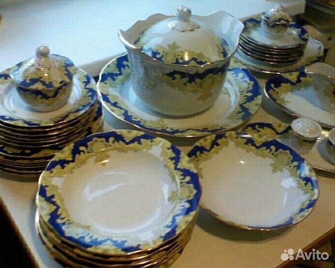 Сервиз столовый (фарфоровый)