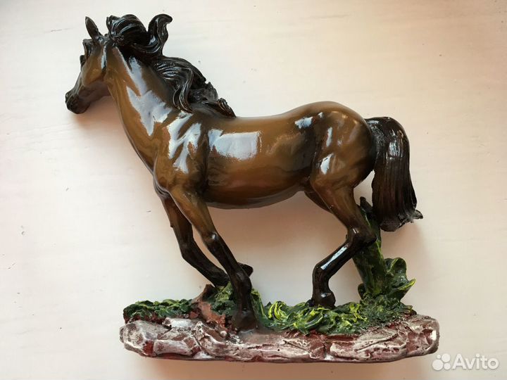 Статуэтки лошади