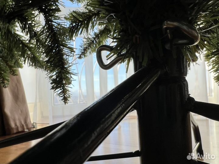 Елка искусственная 240