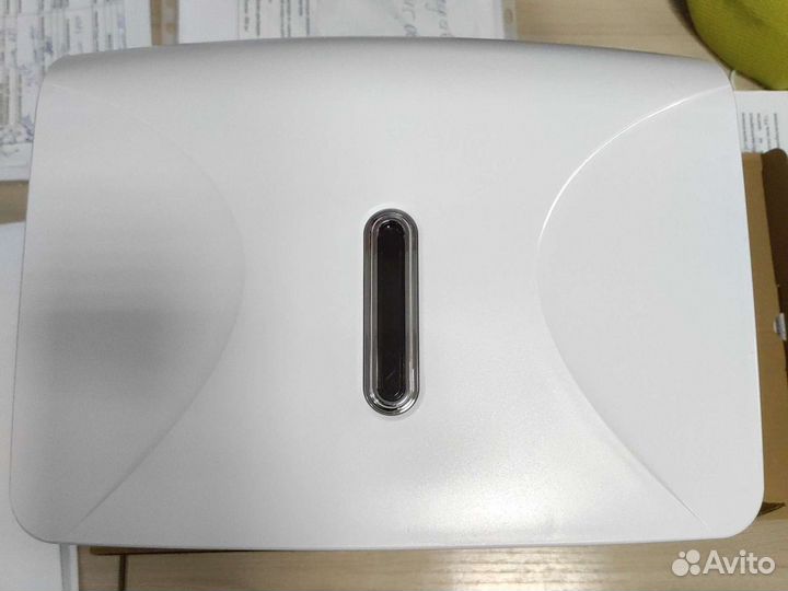 Диспенсер для бумажных полотенец