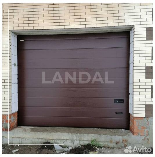 Секционные ворота