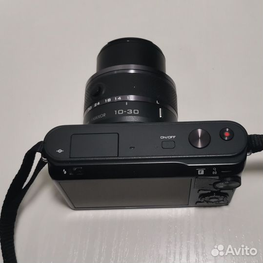 Nikon 1 J1