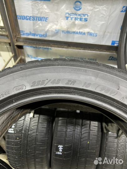 Michelin Pilot Sport 3 235/45 R18 98Y