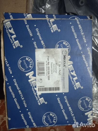 Продаю водяную помпу на мерседес спринтер