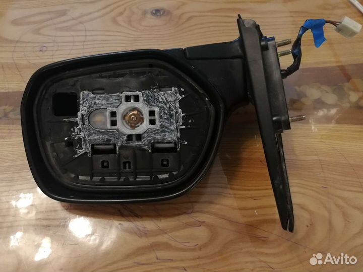 Зеркало боковое правое toyota bB 2001