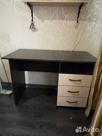 Письменный стол школьный