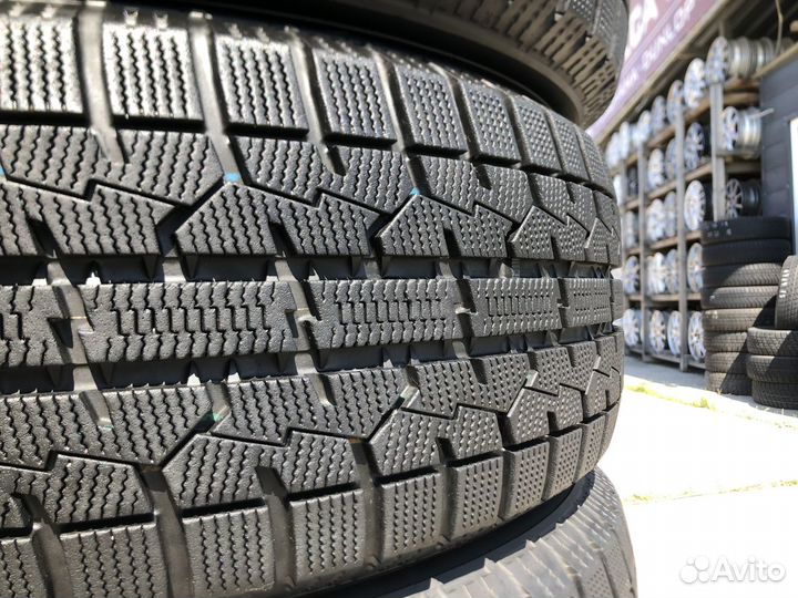 Toyo Observe Garit GIZ 205/60 R16 92Q