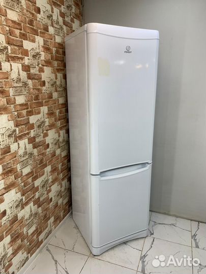 Холодильник Indesit бу no frost