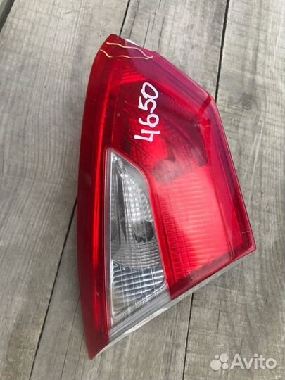 Фонарь задний внутренний левый Ford Focus 3 CB8