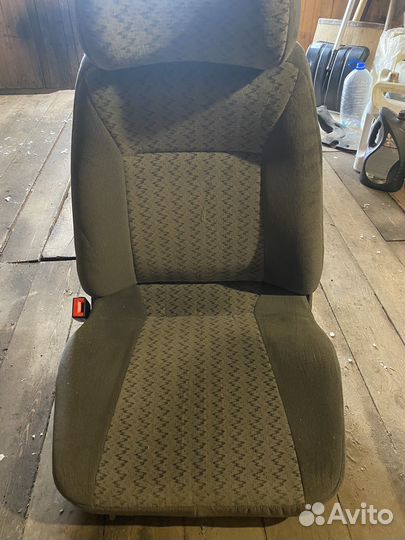 Водительское кресло на ваз 2110