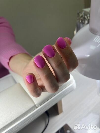 Модель на маникюр