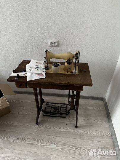 Швейная машина tikka