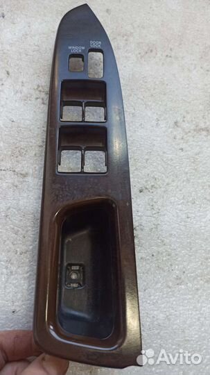 Накладка блока стеклоподъёмника Toyota Mark 2 gx90