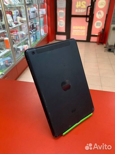 Планшет Apple iPad (1-го поколения) (2010)