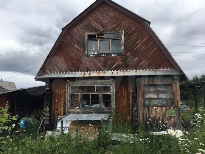 Дом 25 м² на участке 5,5 сот.