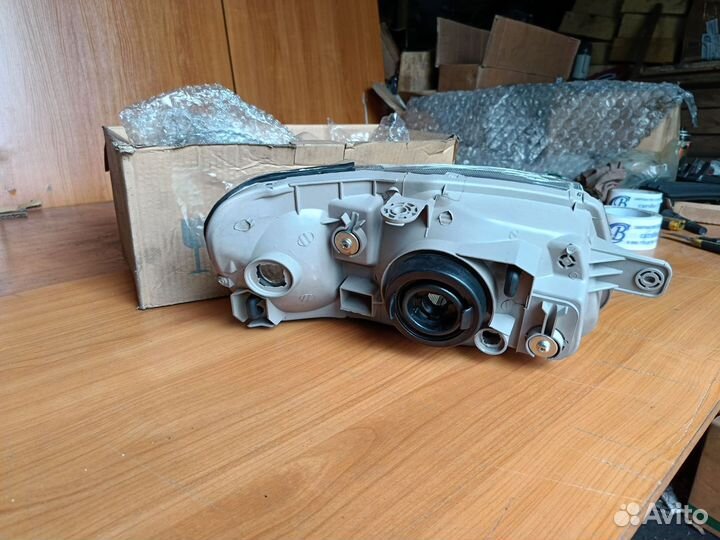 Фара Hyundai Accent левая