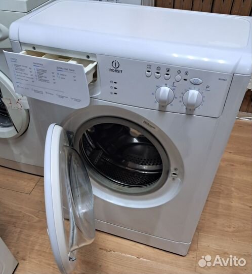 Стиральная машина Indesit узкая на 3,5кг