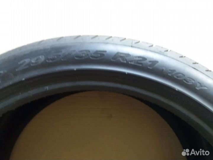 Pirelli P Zero 295/35 R21