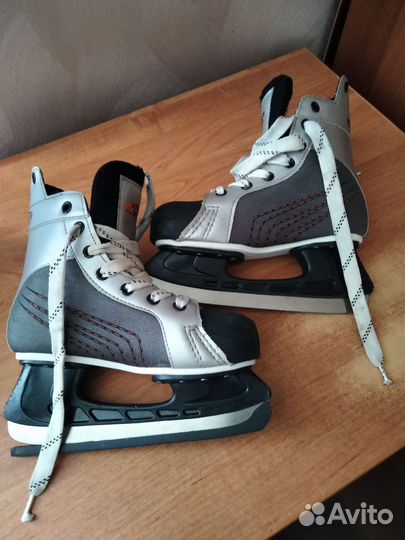 Коньки хоккейные