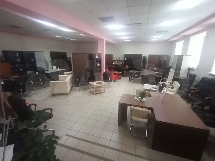 Нежилое помещение на первом этаже, 350 м²