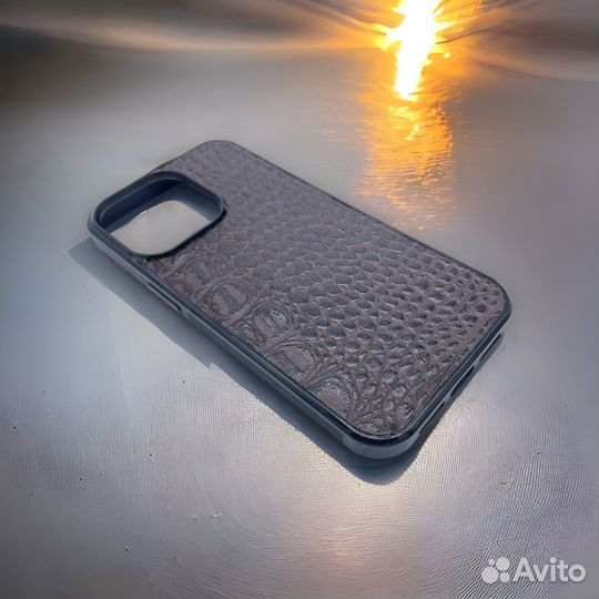 Кожаный чехол для iPhone 13 Pro ручной работы №343