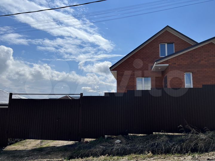 Коттедж 100 м² на участке 10 сот.