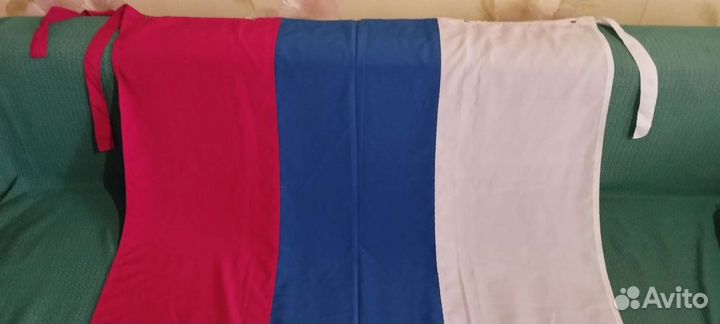 Государственные флаги России и Краснодарского края