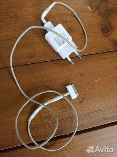 Продаю зарянку на Apple iPhone 4S в рабочем состоя