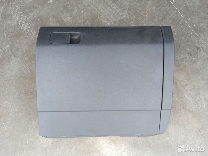 Бардачок Фольксваген тигуан с 2016 - Н.В