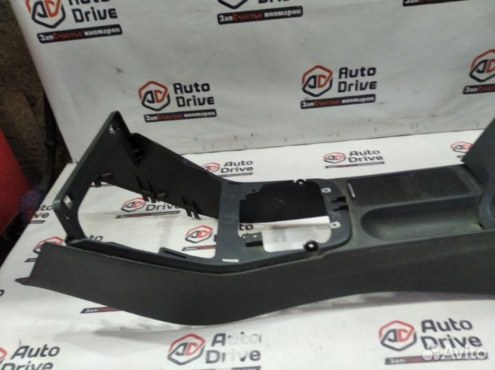 Подлокотник Volkswagen Golf plus BSE 2007