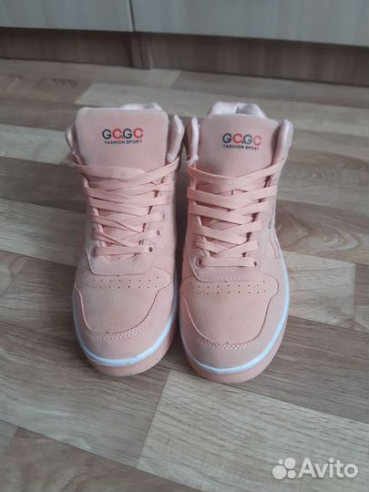 Кроссовки зимние женские 40 41 размер