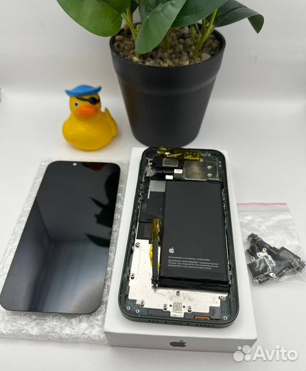 iPhone 13 по запчастям