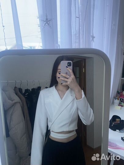 Укороченный пиджак белый