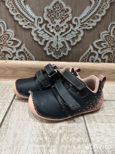 Кроссовки на девочку