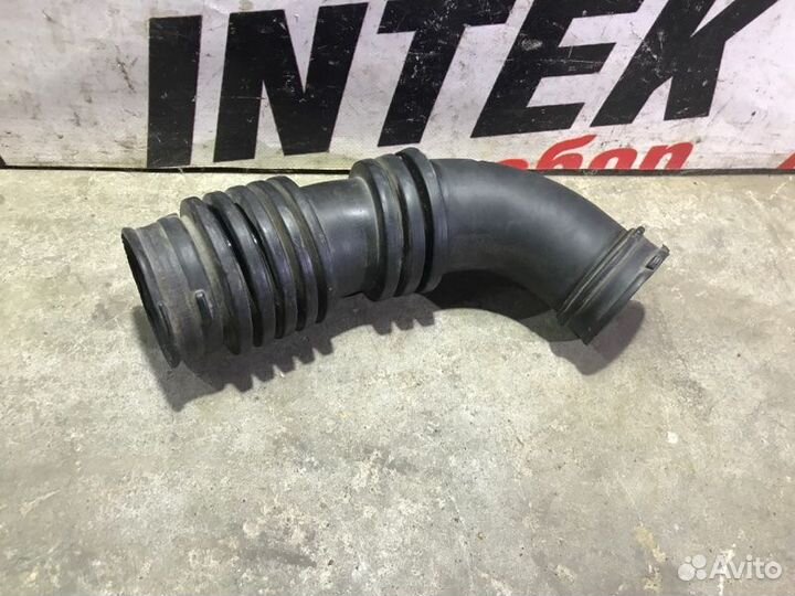 Патрубок воздушного фильтра Ford Focus 2 1.6