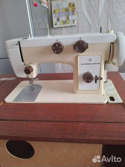 Швейная машина Чайка 142 м