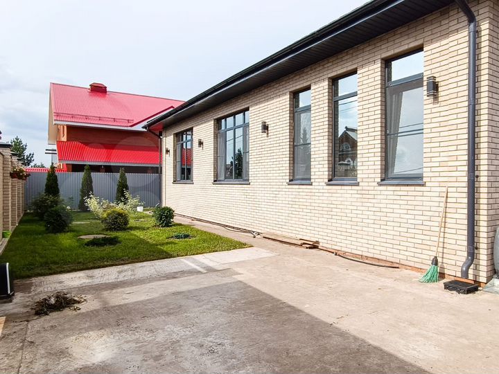 Дом 161 м² на участке 8 сот.