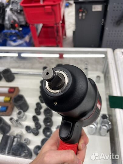 Пневматический гайковерт на 1/2