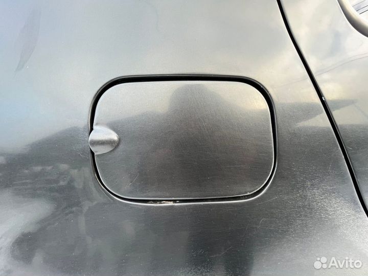 Лючок бензобака Рено Сандеро 1.6 2011 года