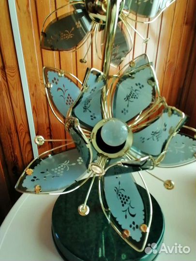 Светильник настольный интерьерный