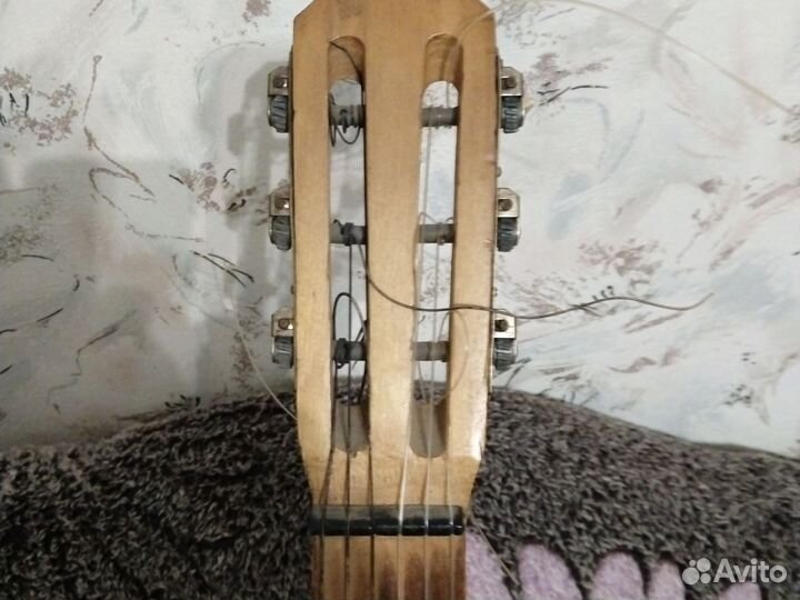 Классическая гитара шестиструнная
