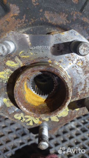 Кулак поворотный передний левый Suzuki Grand Vitar